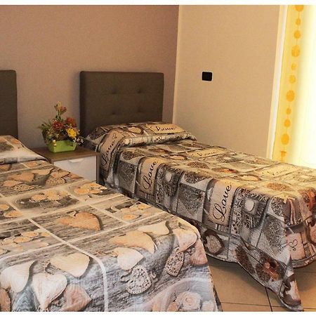 Casa Vacanza "La Chiazza Di Grutti" Grotte  外观 照片